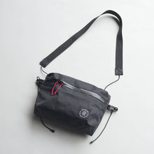 Load image into Gallery viewer, Sacoche Trail - Ecopak Recycle Fabric
